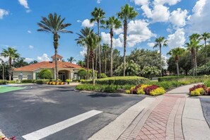 Interior - Themed Bedrooms Near Disney 4BR (Kissimmee)