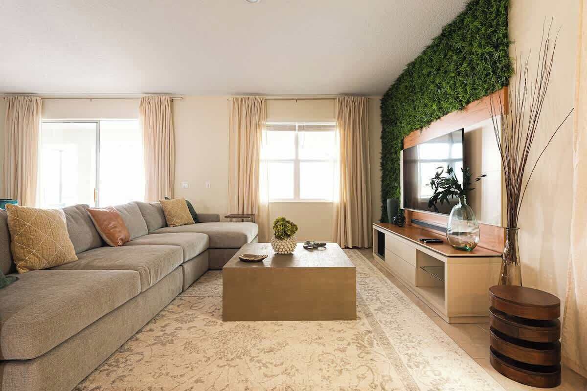 House (Multiple Bedrooms) | Living area | TV
