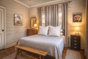 Iron/ironing board, WiFi, bed sheets - Perfect Cozy SA home Close to Downtown (San Antonio)