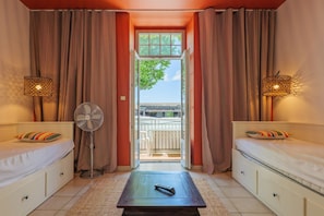 2 bedrooms, WiFi - Apartment 'Corinne' with Mountain View, Private Pool and Wi-Fi (Vallon-Pont-d'Arc)