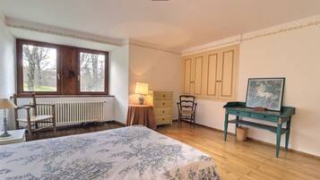 Tabla de planchar con plancha y wifi