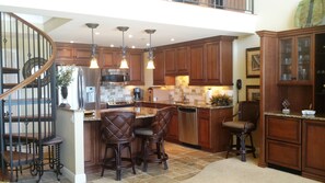 Microwave, oven, stovetop, dishwasher - Luxury 2 Bedroom Townhse on the Beach w/ sliders &large windows facing the beach (Marco Island)
