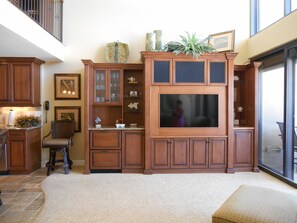 Interior - Luxury 2 Bedroom Townhse on the Beach w/ sliders &large windows facing the beach (Marco Island)