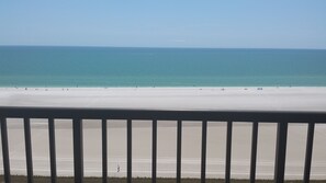Property grounds - Luxury 2 Bedroom Townhse on the Beach w/ sliders &large windows facing the beach (Marco Island)
