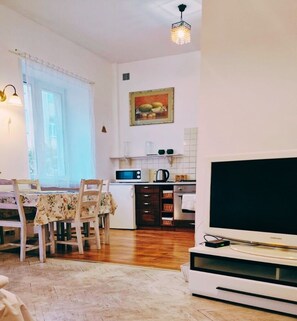 Interior - Przytulne Słoneczne Studio w centrum Pragi Północ w Warszawie. (Warszawa)