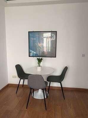 Dining - Modern 2BR w/ Breathtaking Sea Views (Sliema)