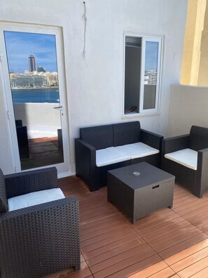 Terrace/patio - The High Source (Sliema)