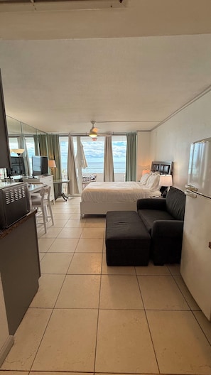 Interior - Oceanfront Efficiency Escape (Fort Lauderdale)