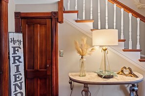 Interior - Town House on Baker River (Warren)
