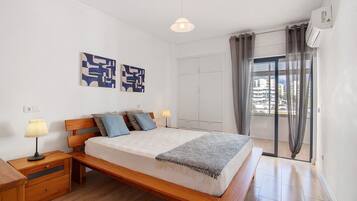 Fer et planche Ă repasser, Wi-Fi, draps fournis