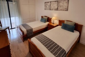 مكواة/لوح كي وواي فاي وملاءات أسرّة