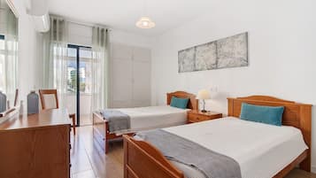 Bügeleisen/Bügelbrett, WLAN, Bettwäsche