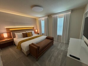 Iron/ironing board, WiFi, bed sheets - Last Minute Disney Getaway! Luxury Villa with Private Pool, Game Room & Themed Bedrooms. Book Now! #138193 (Orlando)