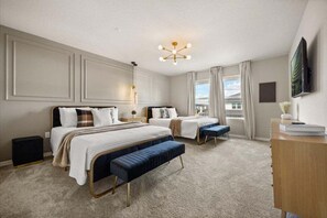 Iron/ironing board, WiFi, bed sheets - Last Minute Disney Getaway! Luxury Townhouse with Private Pool. Book Now! #151425 (Orlando)