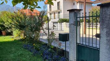 Enceinte de lâhĂ©bergement