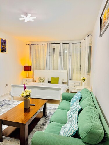 Luxury Master Suite - Private Bathroom Oasis