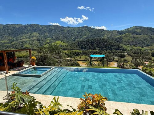 ¡Finca Cantares-Live the magic of nature!