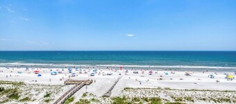 Lux  Suite 1-bedroom  with Working desk in tranquil Jacksonville