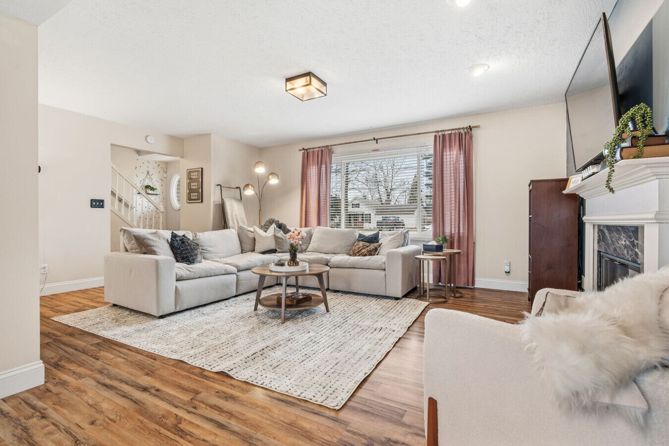 Televisio, pöytäjalkapallopöytä