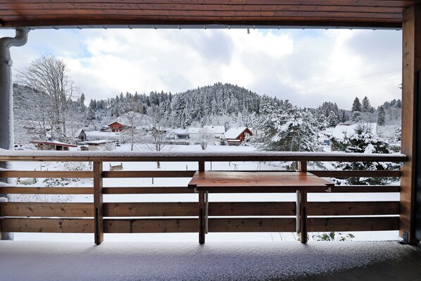 Outdoor dining - Chez Valentin (Gérardmer)