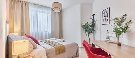 熨斗/熨衣板、旅行婴儿床、免费 WiFi、床单