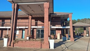 Exterior - Oak Tree Inn (Durant)