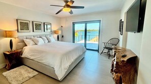Iron/ironing board, free WiFi, bed sheets - The Grand Bay House - Beautiful Sunrises (Fort Myers Beach)