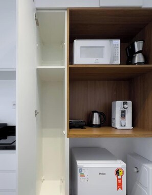 Microwave - Update Vila Madalena by Wecare Hosting (São Paulo)