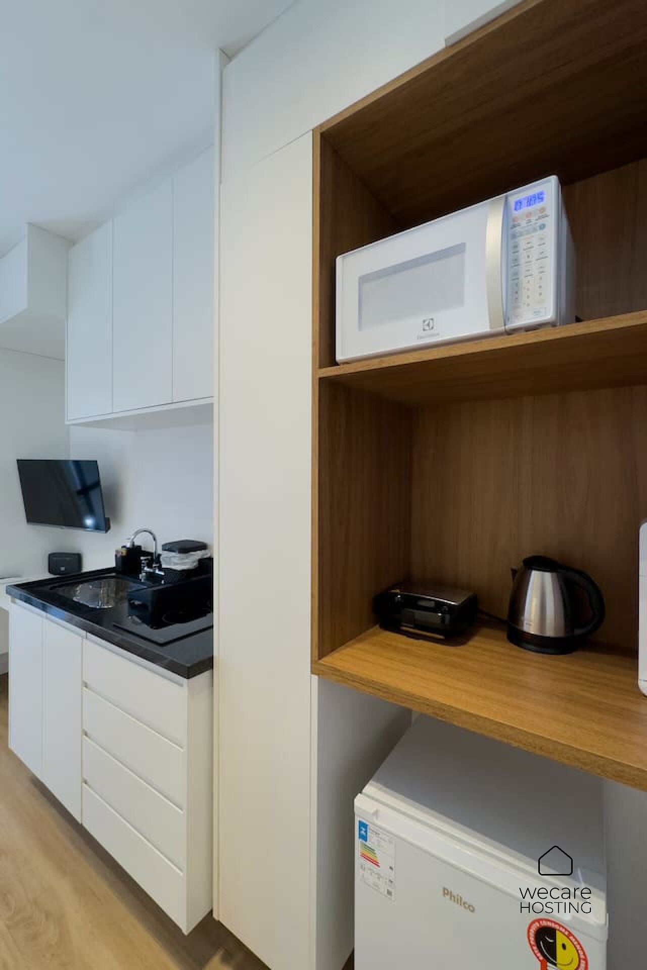 Deluxe Apartment, City View | Private kitchen