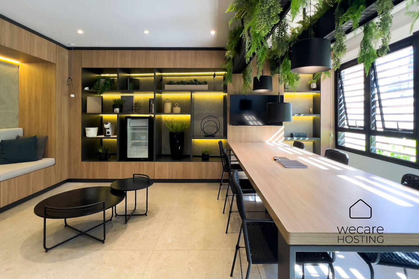 Deluxe Apartment, City View | Living area