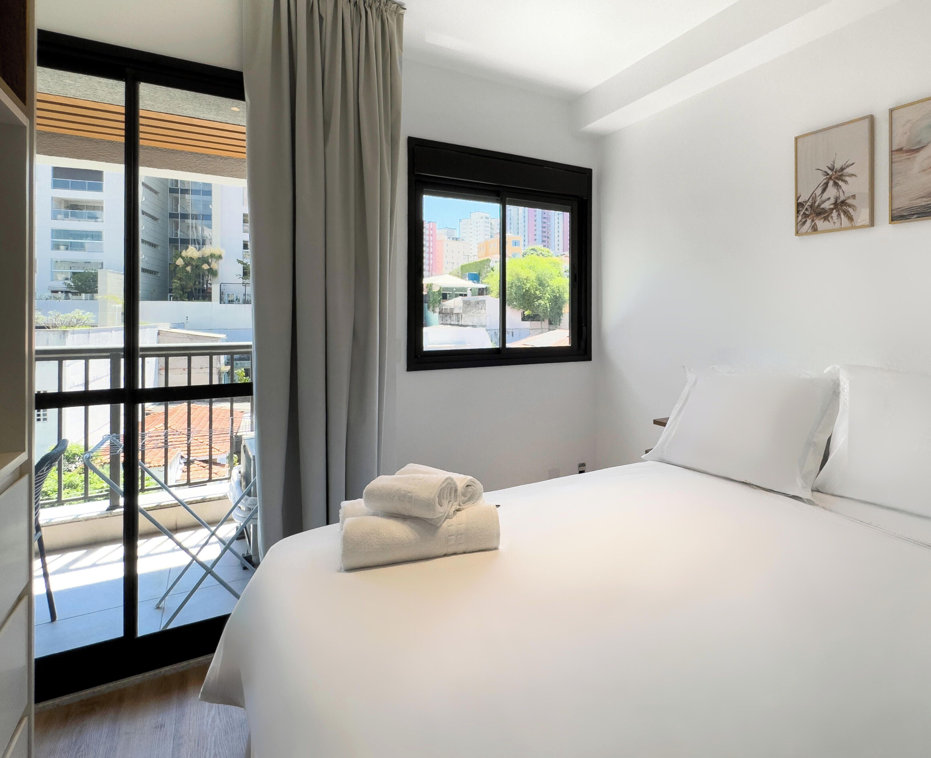 Deluxe Apartment, City View | Blackout drapes, iron/ironing board (on request), WiFi (free)