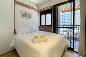 Blackout drapes, iron/ironing board, free WiFi - Update Vila Madalena by Wecare Hosting (São Paulo)