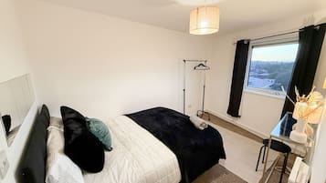 Iron/ironing board, internet, bed sheets