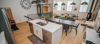 The Brick & Timber - Boutique Mountain Lodge