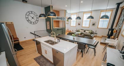 The Brick & Timber - Boutique Mountain Lodge