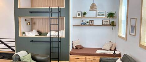 5 habitaciones, tabla de planchar con plancha, wifi y ropa de cama