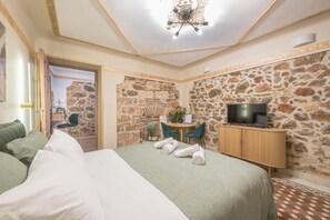 Iron/ironing board, WiFi, bed sheets - DP Homes Exarcheia 1B - Central Stone Apt near Metro & Museum (Athina)