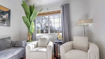 Apartment, Multiple Beds, Kitchen, Garden View (The Homestead Multi) | Living area