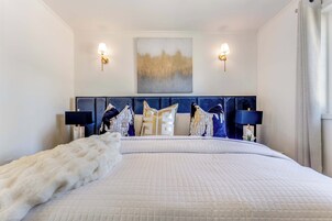 Apartment, Multiple Beds, Kitchen, Garden View (The Homestead Multi) | 2 bedrooms, individually decorated, individually furnished