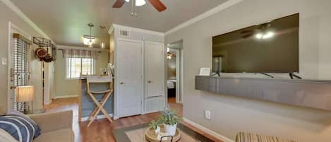 Apartment, Multiple Beds, Kitchen, Garden View (The Homestead Multi) | Living area