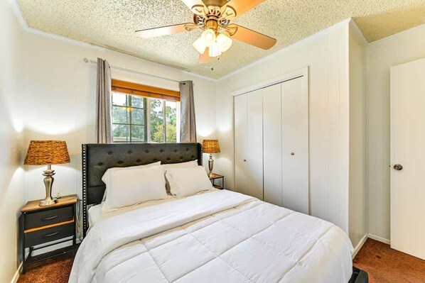 Apartment, Multiple Beds, Kitchen, Garden View (The Homestead Multi) | 2 bedrooms, individually decorated, individually furnished