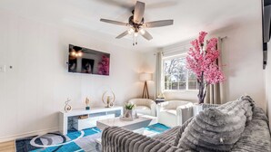 Appartement, Plusieurs lits, cuisine, vue sur le jardin (The Homestead Multi) | Aire de séjour