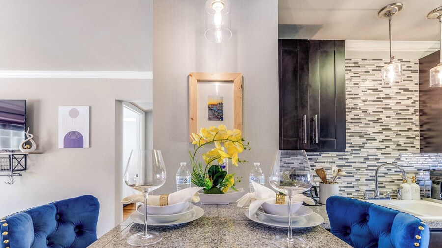 The Homestead - Luxury-cozy 2BR Apartments Near SFA & Historic Downtown Nacogdoches