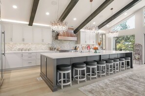 Refrigerador, microondas, parrilla de estufa y lavavajillas 