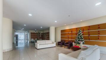 Basic Apartment | Lobby