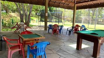 Apartment | Outdoor dining