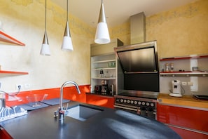 Fridge, microwave, oven, dishwasher