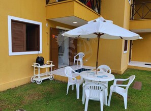 Outdoor dining - Condomínio Merepe Residence (Ipojuca)