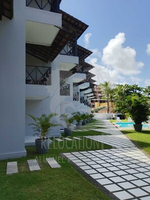 المنطقة المحيطة بالمنشأة