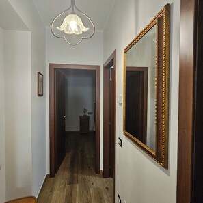 Interni